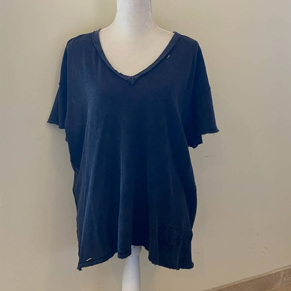 VINTAGE BLACK VNECK SHIRT FREE PEOPLE SIZE LARGE NWT